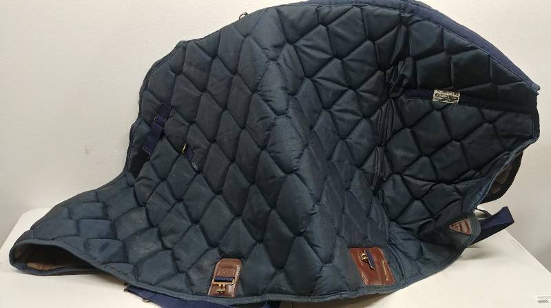 lot 156 image: Schneiders Adjust A Fit Horse Coat Jacket Blanket