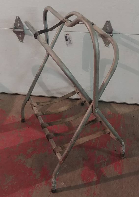 lot 161 image: Saddle Stand