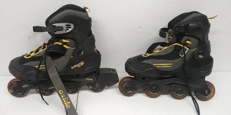 lot 171 image: Oxide Inferno OX-07 Roller Blades sz10