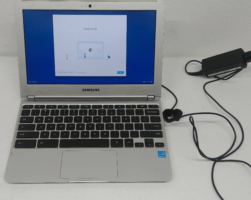 lot 180 image: Samsung Laptop Chrome Book
