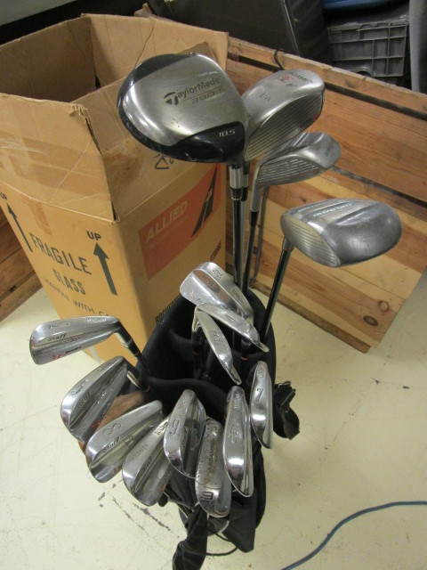 GOLF CLUBS WITH BAG