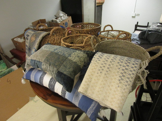 RUGS, PILLOWS AND BASKETS