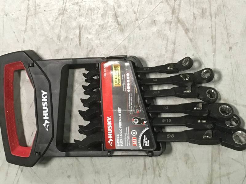 lot 28 image: Husky 100-Position Flex-Head Ratcheting Wrench Set SAE (6-Piece) not used
