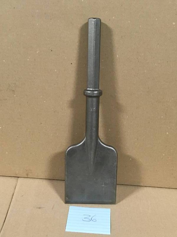 lot 36 image: Makita 5 in. x 17-12 in. 1-18 in. Hex Asphalt Cutter for use with 1-18 in. Hex Demolition and Breaker Hammers not used
