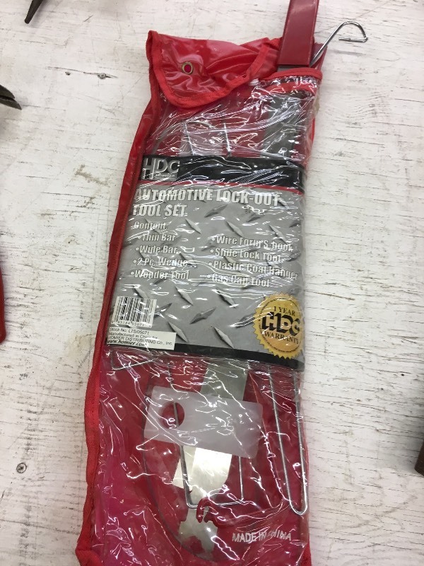 lot 133 image: Automotive Lock Out Tool Set