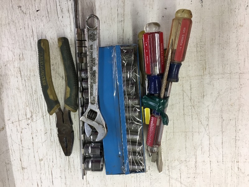 lot 163 image: Misc Tools