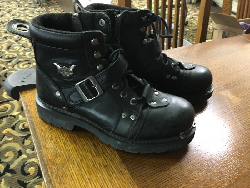 lot 180 image: Harley Davidson Boots