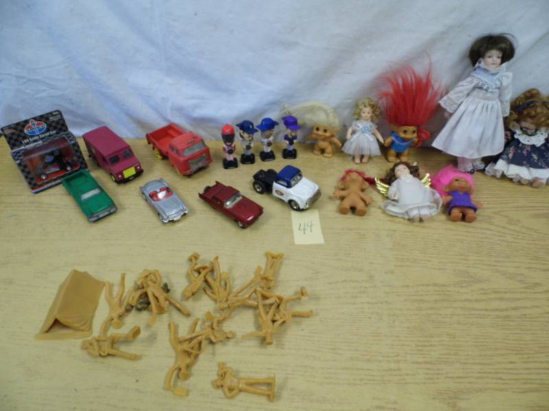 Dolls - Cars - CowboysIndians
