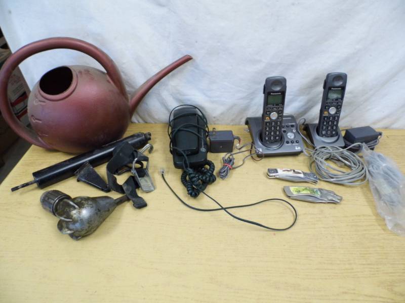 Phones - Wolf Knife - Duck Knife