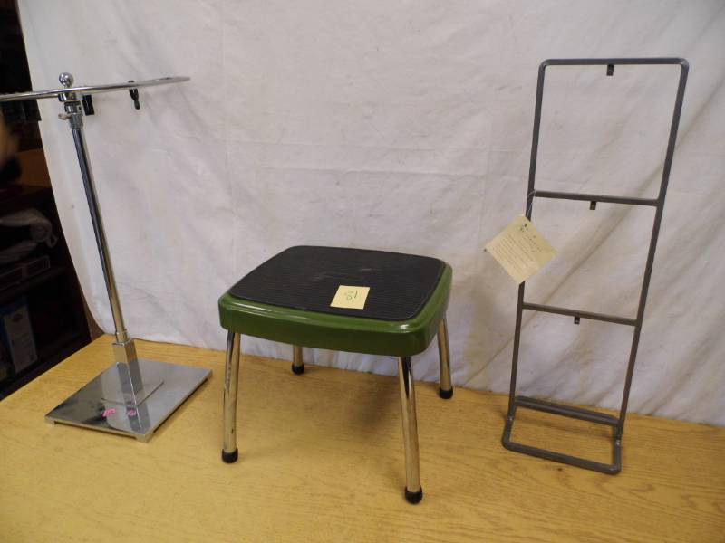 Metal Racks - Stool - Chalkboard