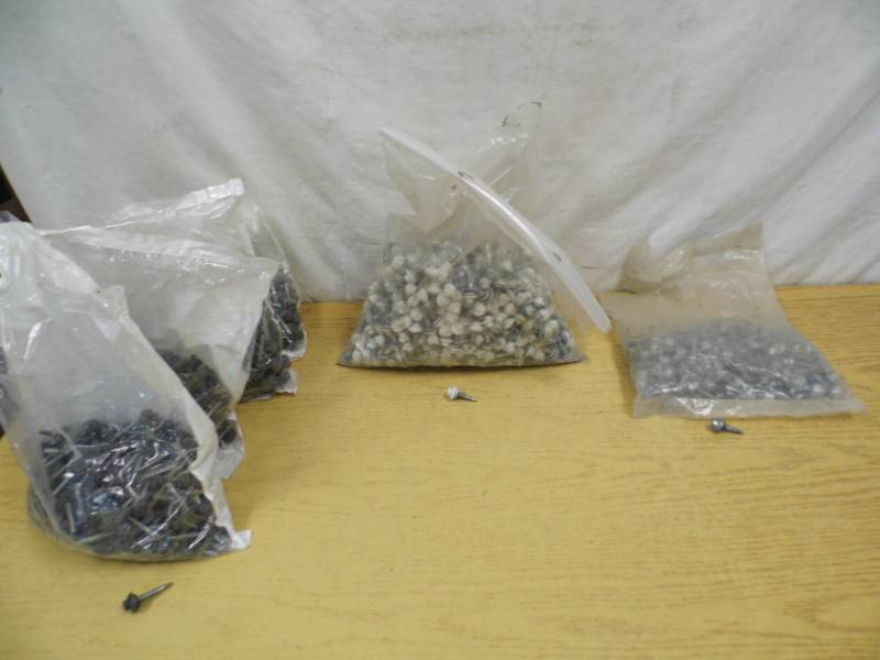 4 Bags of 250 - 1 Bag 1,000 - 1 Partial Bag Screws