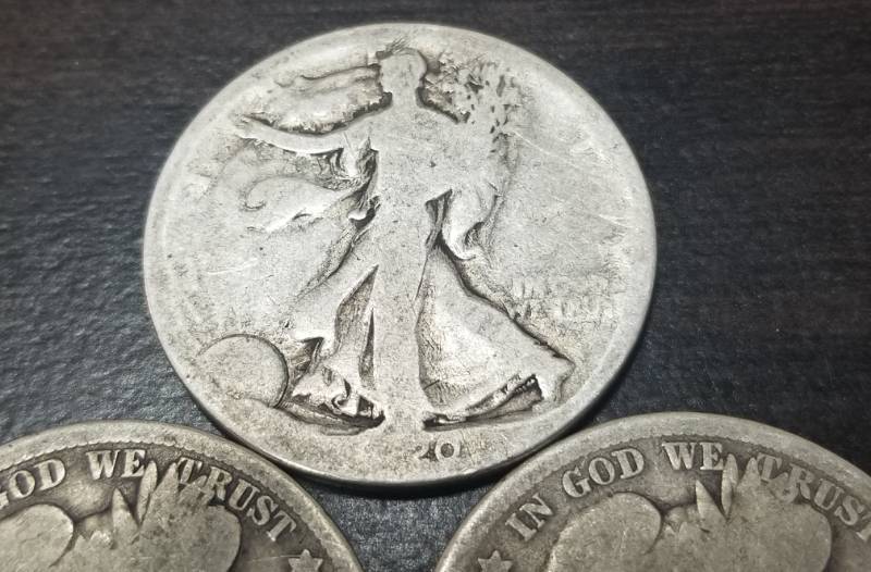 3 SILVER HALF DOLLARS 2 BARBER & 1 WALKING LIBERTY