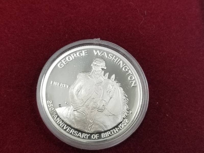 GROUP OF 3 PROOF 1982 WASHINGTON COMMEMORATIVE SILVER HALF DOLLARS IN ORIGINAL BOXES