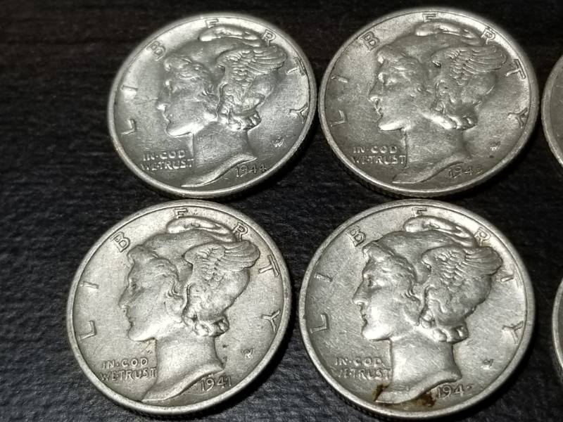 GROUP OF 8 MERCURY SILVER DIMES XF-AU