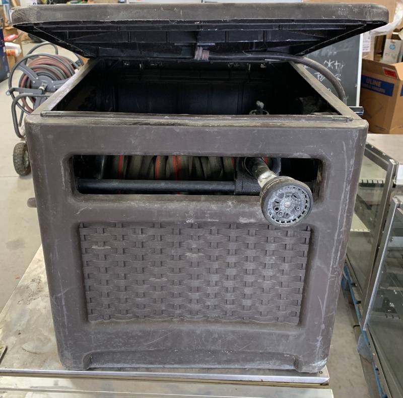 Suncast Hose Storage Box w Hose & Sprayer
