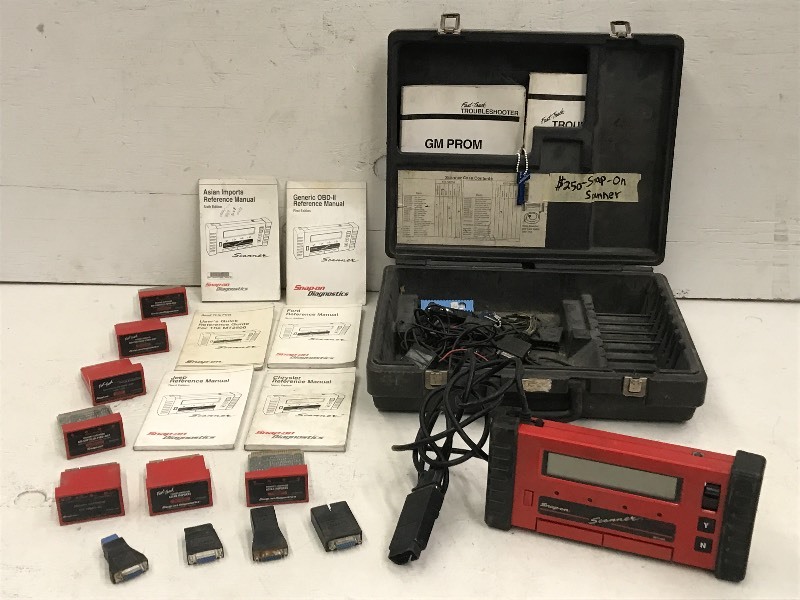 lot 6 image: Snap-On Automotive Scanner