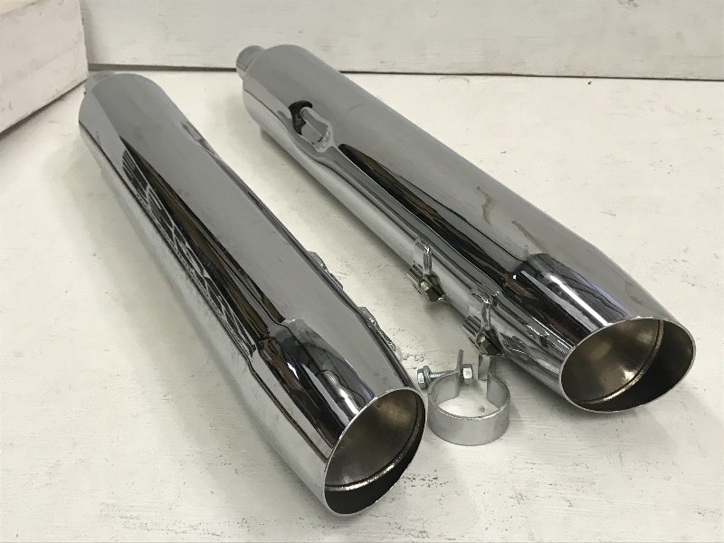 lot 25 image: Harley Davidson Exhaust Set