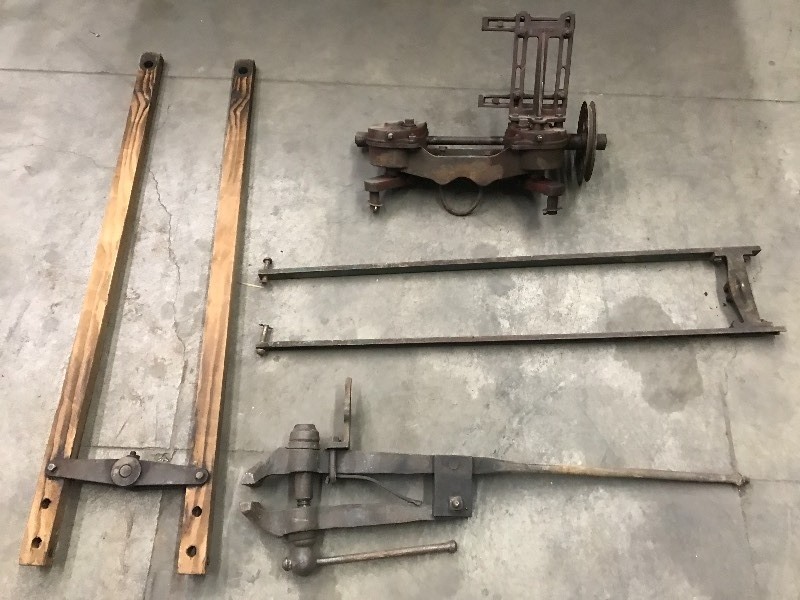 lot 84 image: Vintage Vise Tool & Duplex Pump Jack