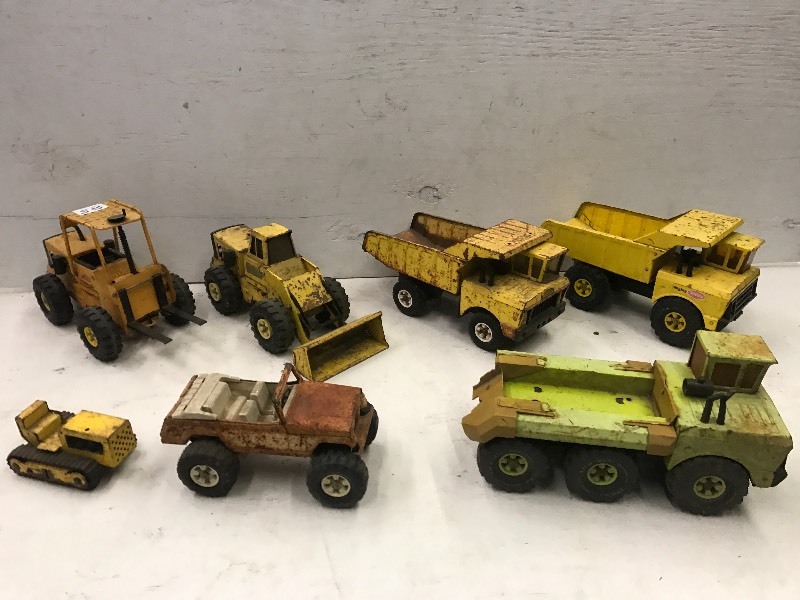 lot 85 image: Assorted Vintage Tonka Toys