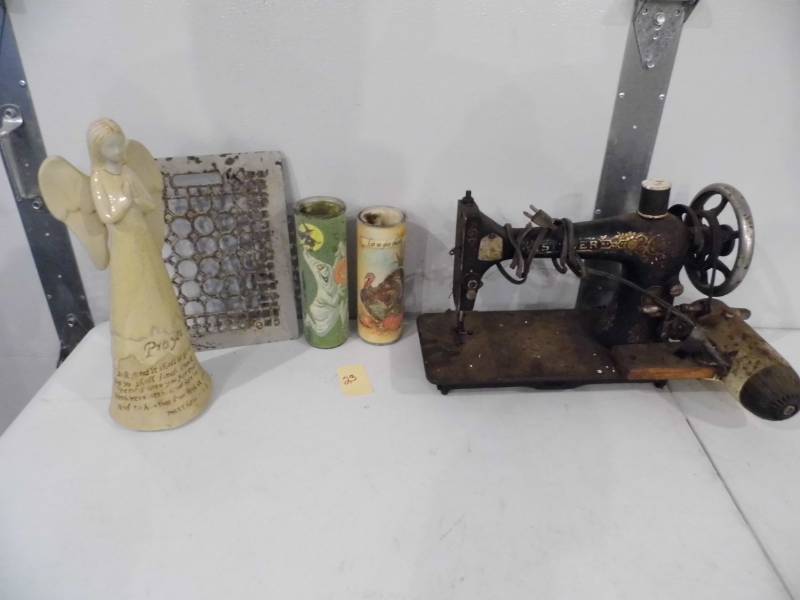 Sewing Machine - Register Cover - Decor
