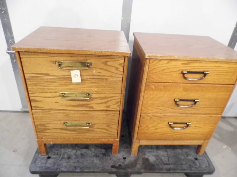 Lot of 2 Nightstands