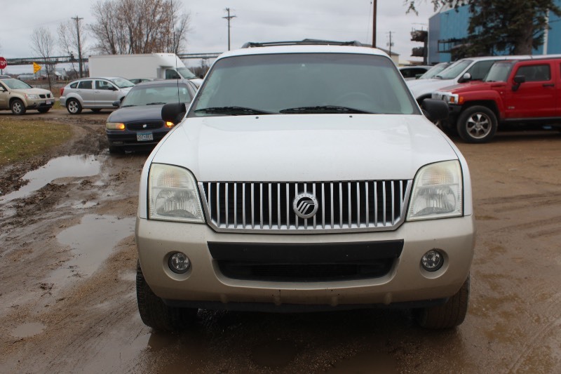 2004 Mercury Mountaineer AWD  - 7 Passenger Seating -