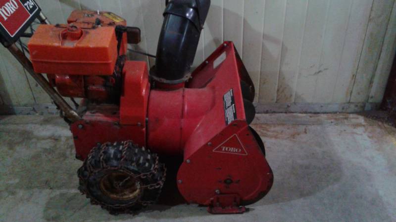 lot 15 image: Toro 724 Snow Blower, Used, Lots Of Wear, Untetsed