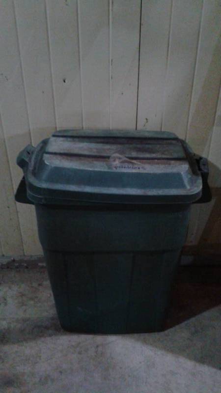 lot 82 image: Trash Can With Two Hoses And Sprinklers, Used, May Show Wear