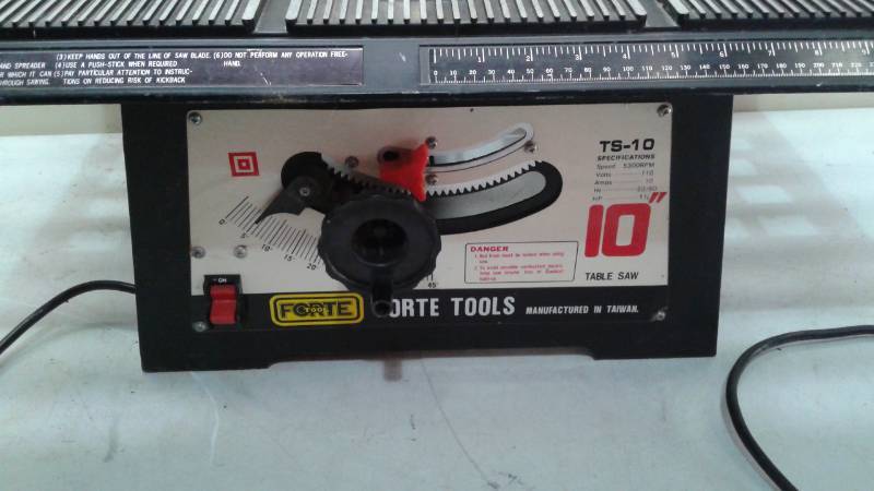 lot 25 image: Forte Tools Table Saw, Used, Seems To Work