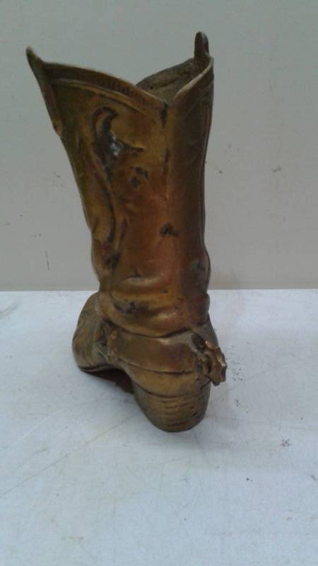 lot 72 image: 9 Brass CowboyBoot Planter Vase