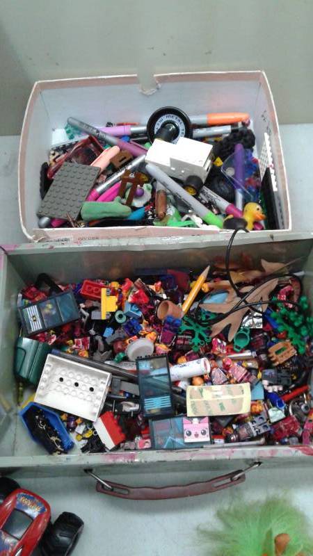 lot 83 image: Bin Filled With Toys, Lots Of Loose Legos, Troll Doll, Nerf Gun