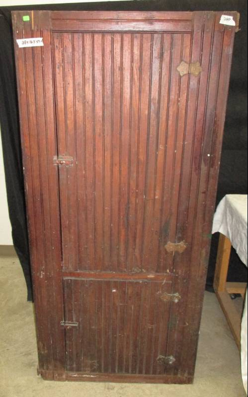 lot 1 image: Wainscoating Cabinet