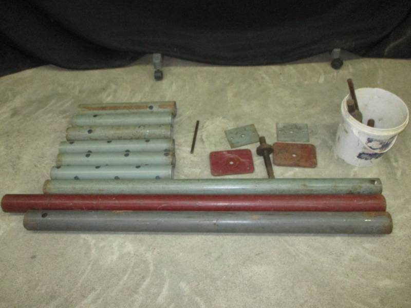 lot 9 image: Ceiling Jacks