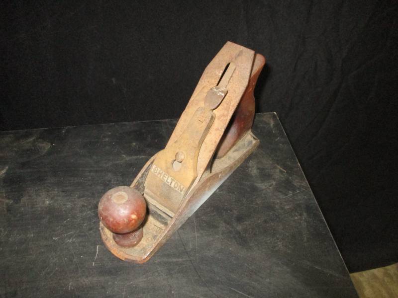 lot 16 image: Antique SHELTON Plane NO. 9