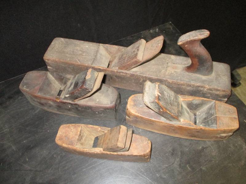 lot 19 image: 4 Antique Planes