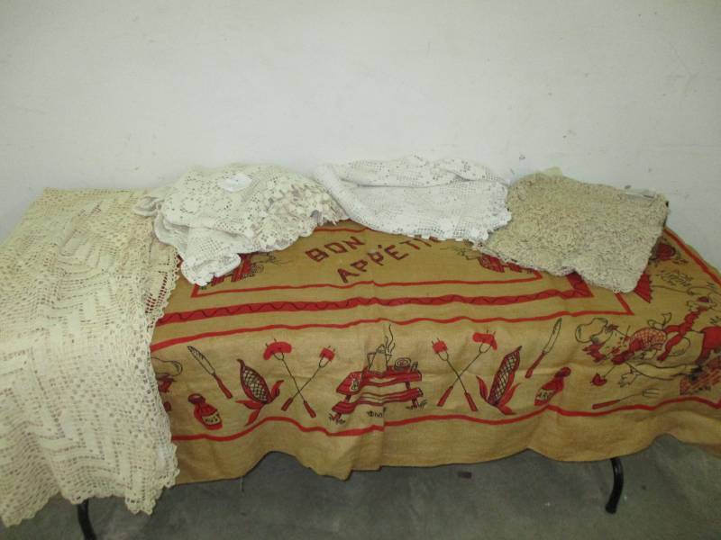 lot 45 image: Large Beadspreads and table clothes