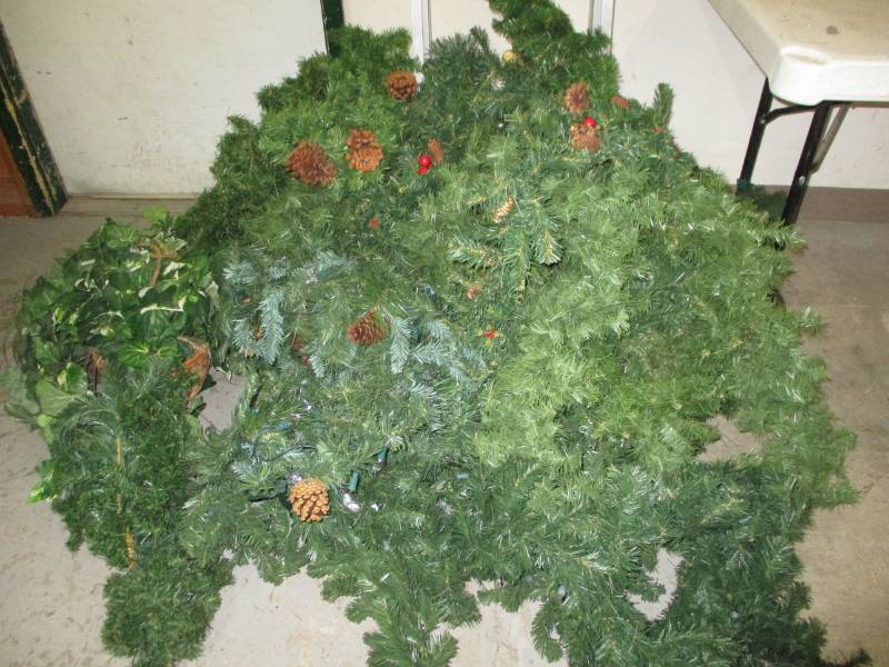 lot 65 image: Huge Pile Of Greenery