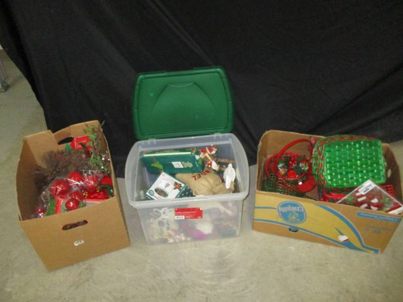 lot 69 image: Various Christmas Decorations