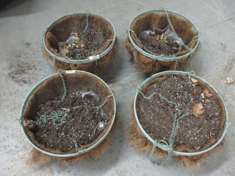 lot 87 image: Outdoor hanging flower pots