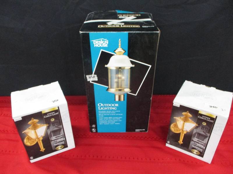 lot 110 image: Outdoor lighting