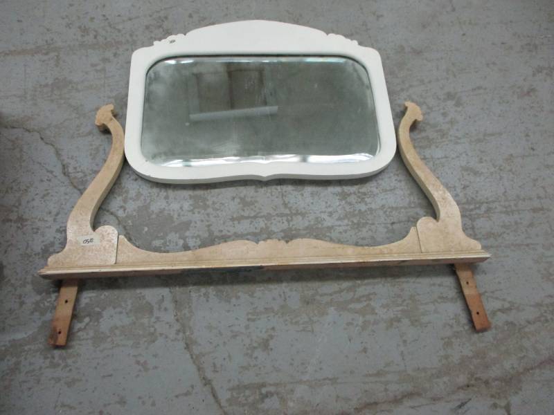 lot 134 image: Antique mirror