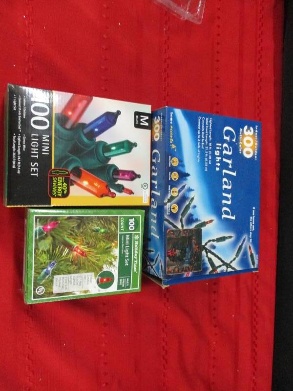 lot 148 image: 3 set of various christmas lights
