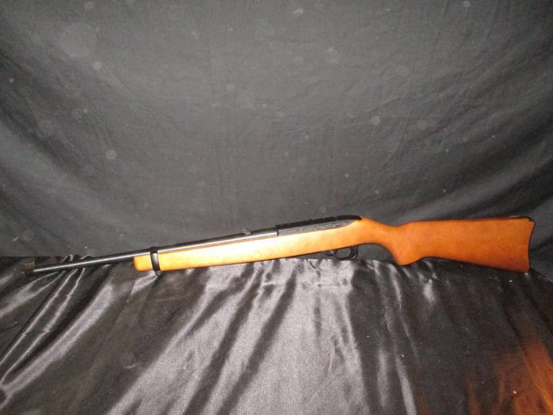 lot 5 image: Ruger MODEL 10-22 CARBINE CAL. 22LR  #231-12246 with 10 round clip