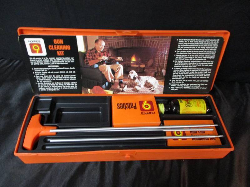 lot 9 image: Gun cleaning kit