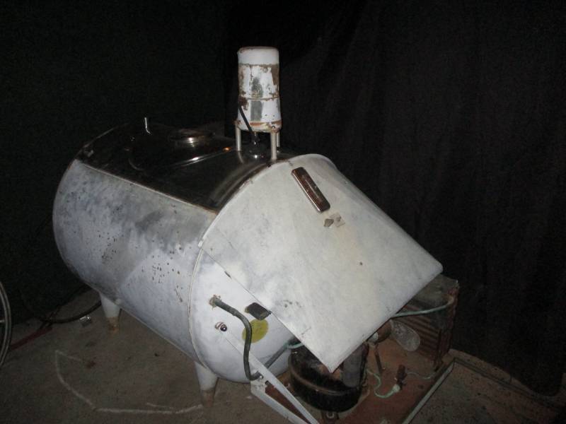lot 15 image: Old Bulk Tank