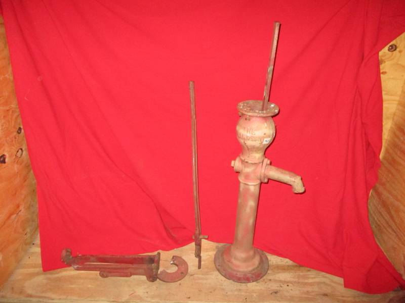 lot 23 image: Vintage Antique Hand water pump (1 part is broken)