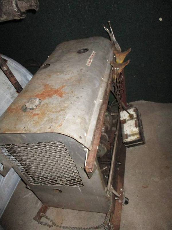 lot 34 image: Old generator (Not tested)