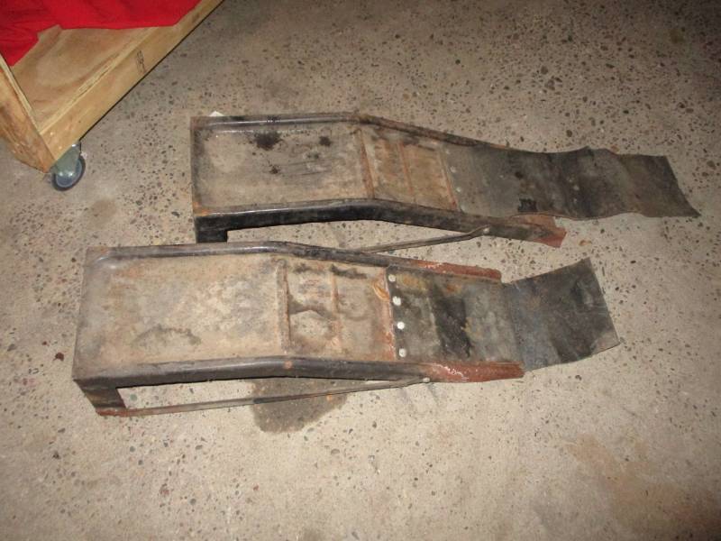 lot 36 image: Car Ramps