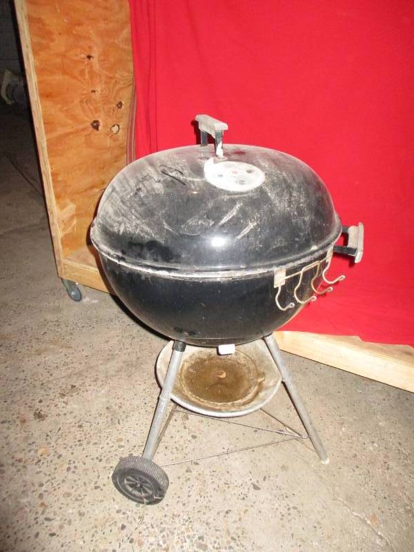 lot 39 image: Weber Grill