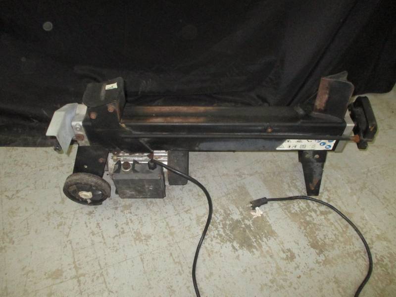 lot 43 image: Small Wood Splitter